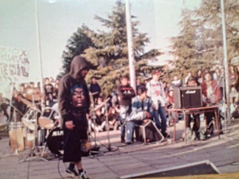 primer show de AMC en la Plaza Libertad de Rosario